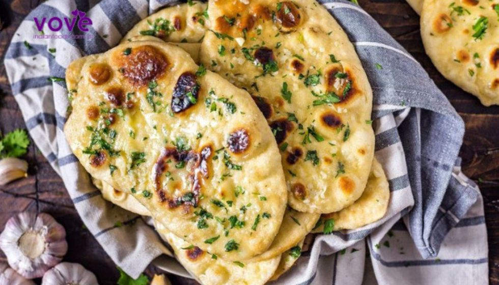 . Bánh mì Naan