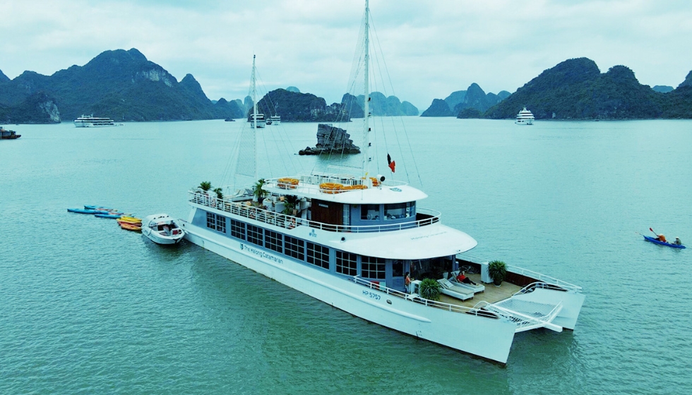 Du thuyền Catamaran cruise 1 ngày