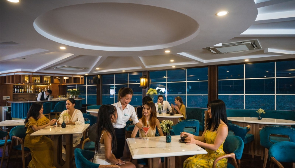 Du thuyền Catamaran cruise hạ long