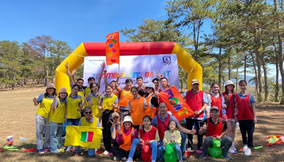  VietChallenge Team Building