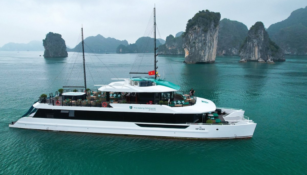 Du thuyền Catamaran cruise hạ long