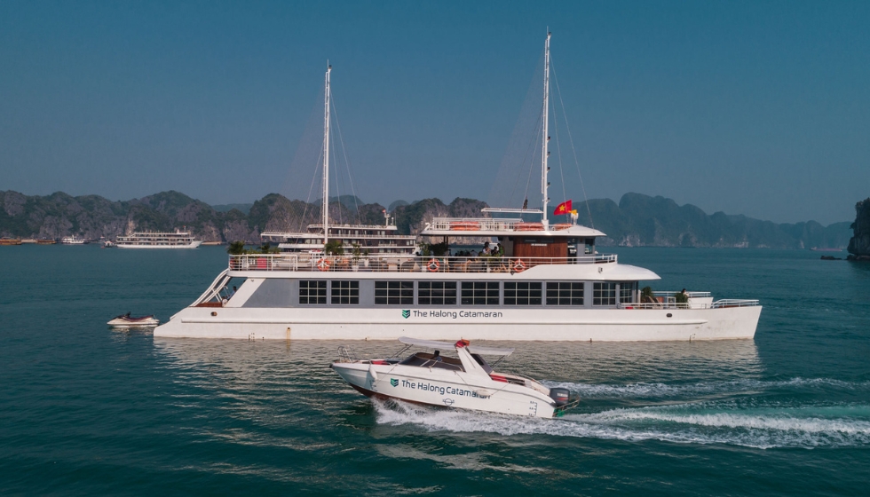 Du thuyền Catamaran cruise hạ long