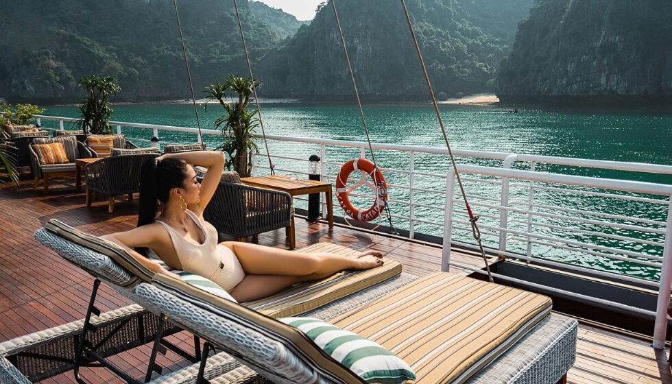 Du thuyền Catamaran cruise 1 ngày