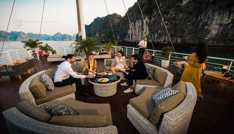 Du thuyền Catamaran cruise 1 ngày