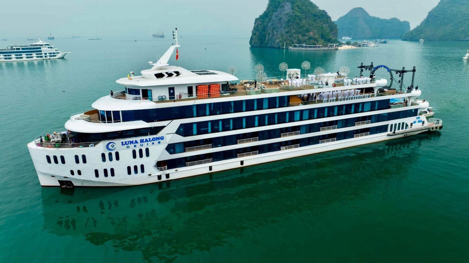 Du thuyền Luna Cruise 5 sao Hạ Long 1 ngày giá tốt 2025